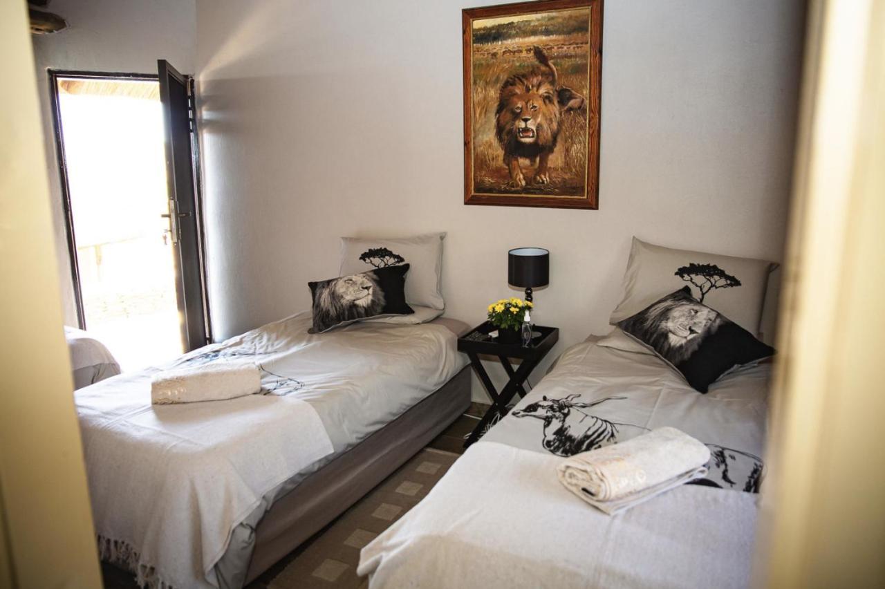 Tholo Manzi Private Game Farm Villa Zeerust Buitenkant foto